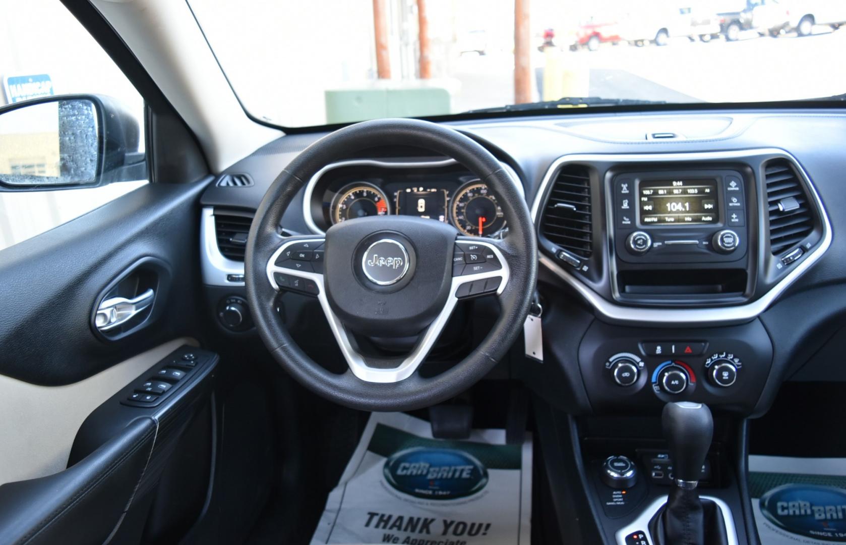 2016 White /Black Jeep Cherokee Sport (1C4PJMAB3GW) with an 2.4L 4 Cyl Multi-Air engine, 9-Speed Automatic transmission, located at 1600 E Hwy 44, Rapid City, SD, 57703, (605) 716-7878, 44.070232, -103.171410 - Photo#12